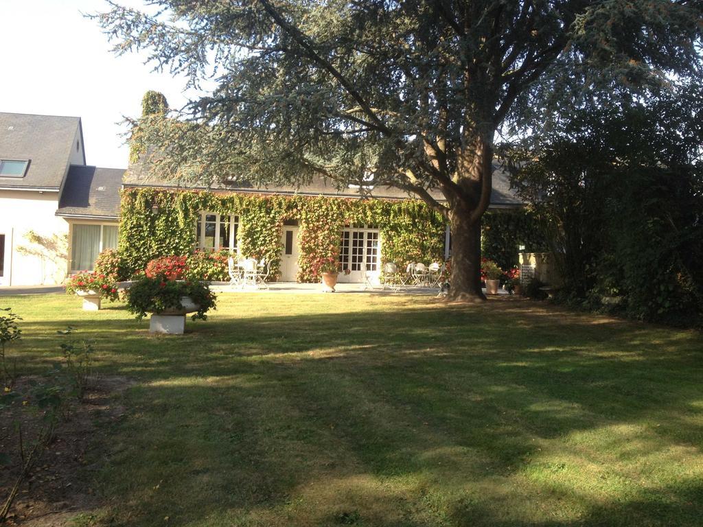 Hotel Le Petit Pont Moncé-en-Belin Zewnętrze zdjęcie