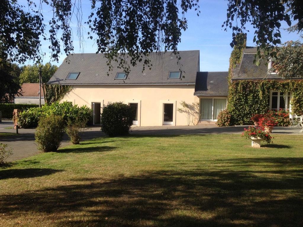 Hotel Le Petit Pont Moncé-en-Belin Zewnętrze zdjęcie
