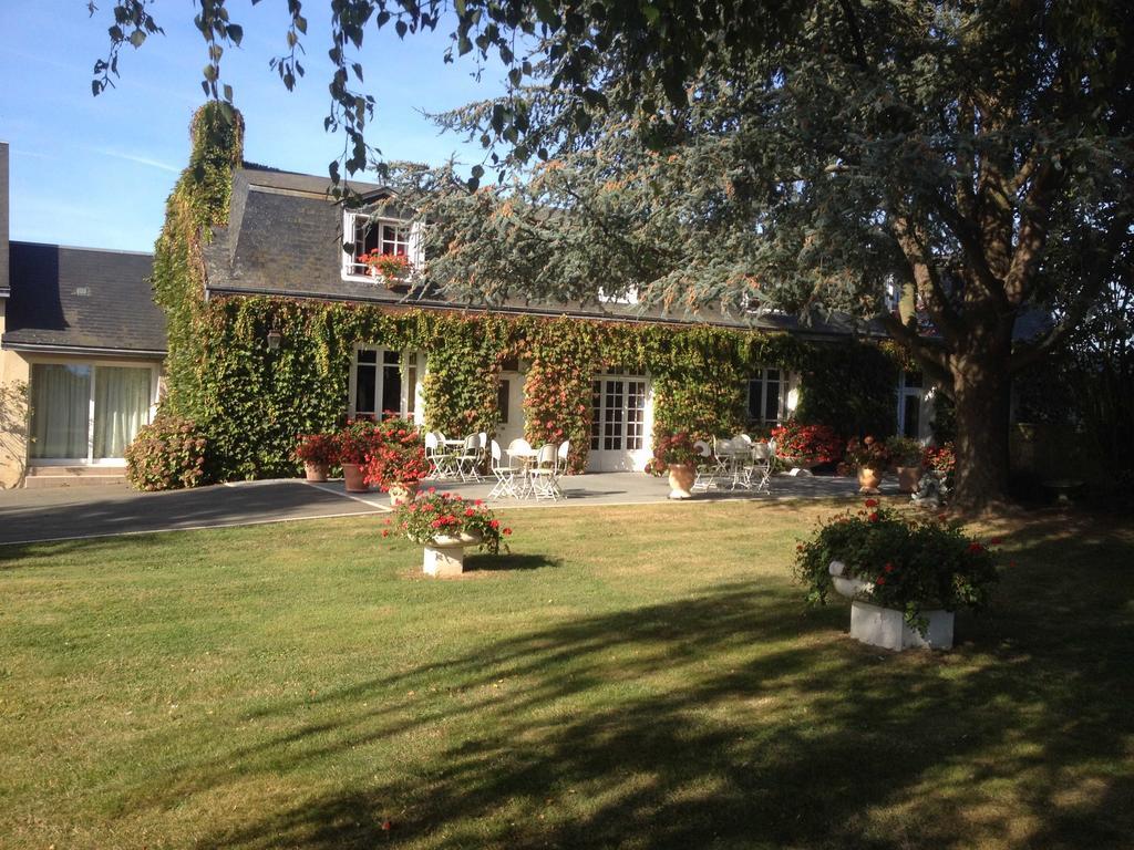 Hotel Le Petit Pont Moncé-en-Belin Zewnętrze zdjęcie