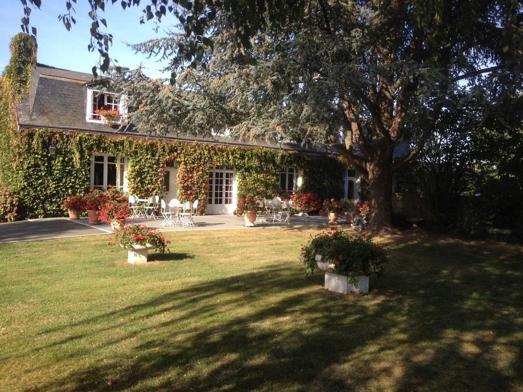 Hotel Le Petit Pont Moncé-en-Belin Zewnętrze zdjęcie