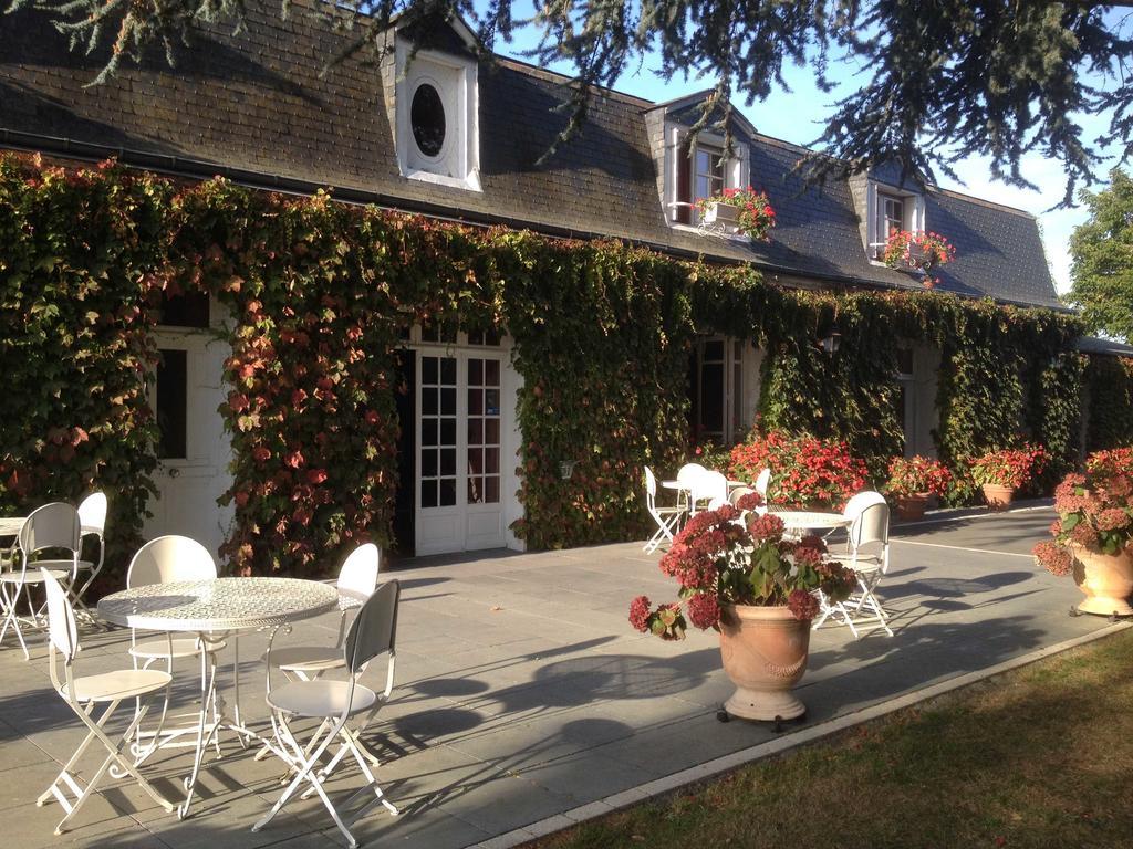 Hotel Le Petit Pont Moncé-en-Belin Zewnętrze zdjęcie