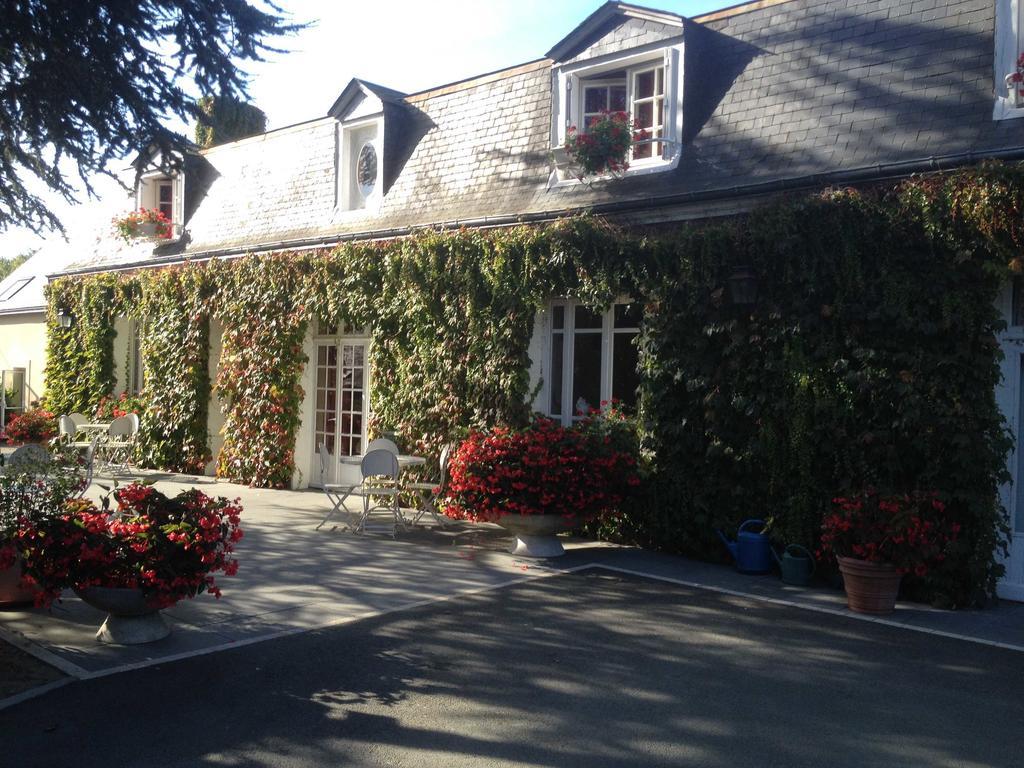 Hotel Le Petit Pont Moncé-en-Belin Zewnętrze zdjęcie